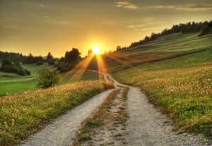 Ein langer Weg Richtung Sonnenuntergang